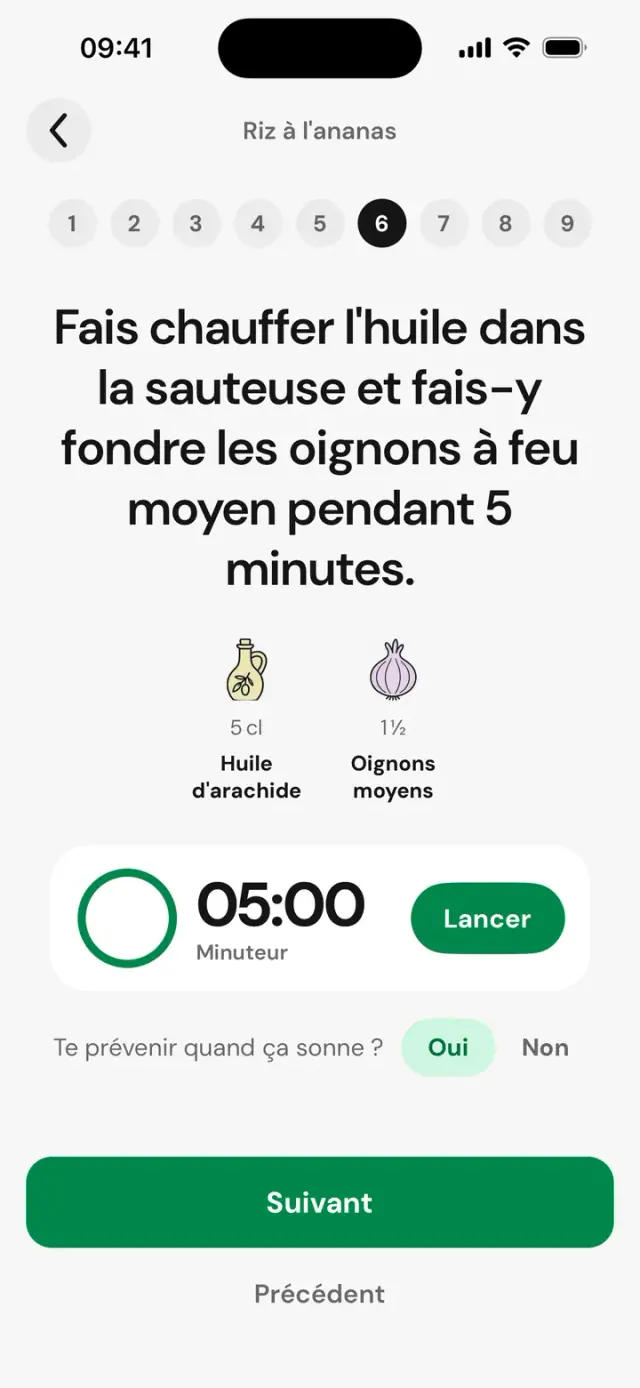 Mode cuisine, étape 5 sur 8 : faites chauffer l’huile et fondre les oignons, minuteur 05:00