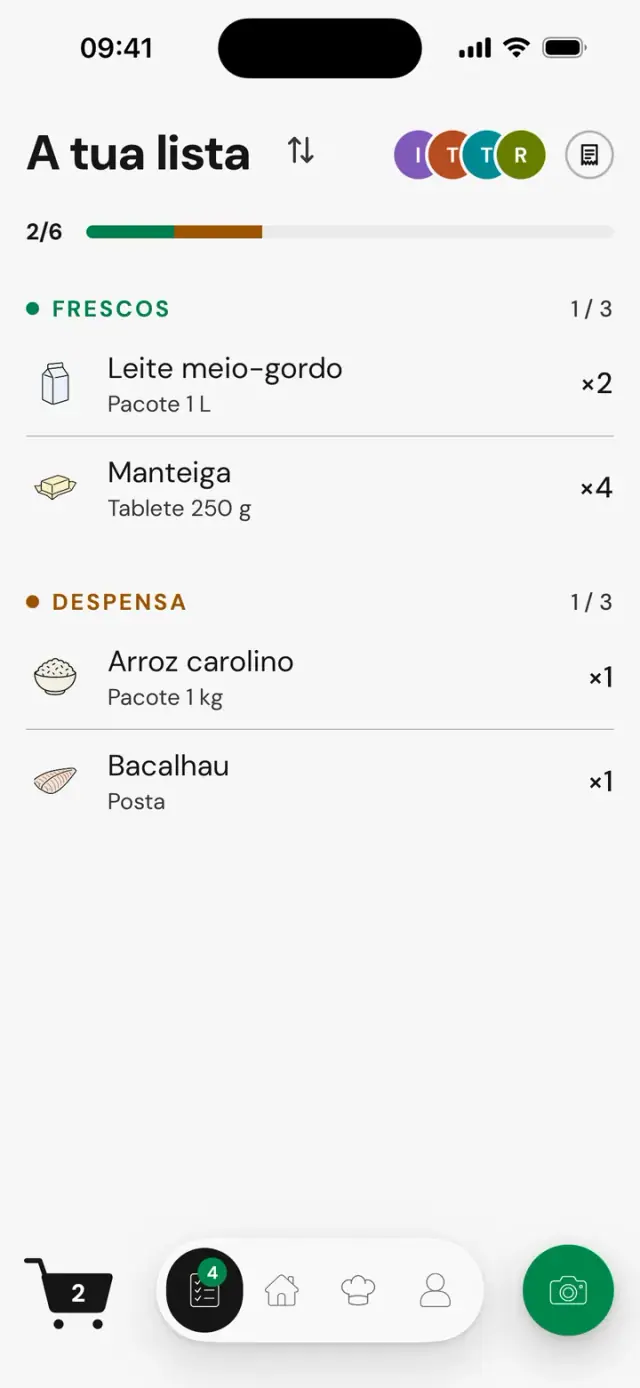 Ecrã «A tua lista» partilhada: lista de compras partilhada por quatro pessoas, 2 de 6 artigos já apanhados, famílias Frescos e Despensa