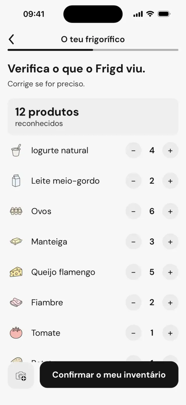 Ecrã «Verifica o que o Frigd viu.»: 12 produtos reconhecidos, com as quantidades